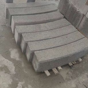 随州芝麻白弧形路牙石